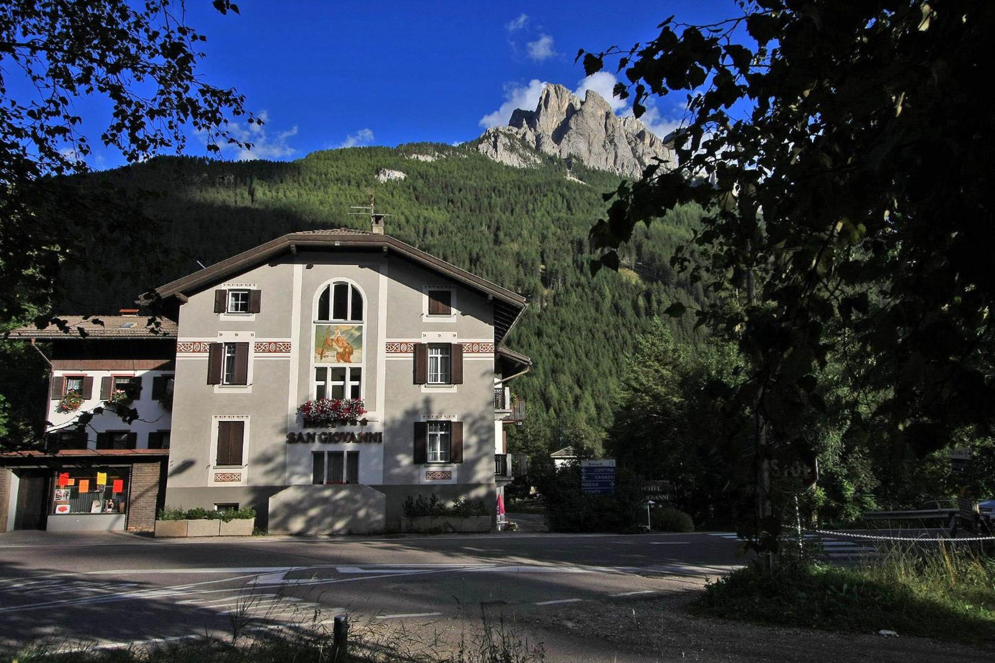 Hotel San Giovanni Vigo di Fassa Exteriör bild