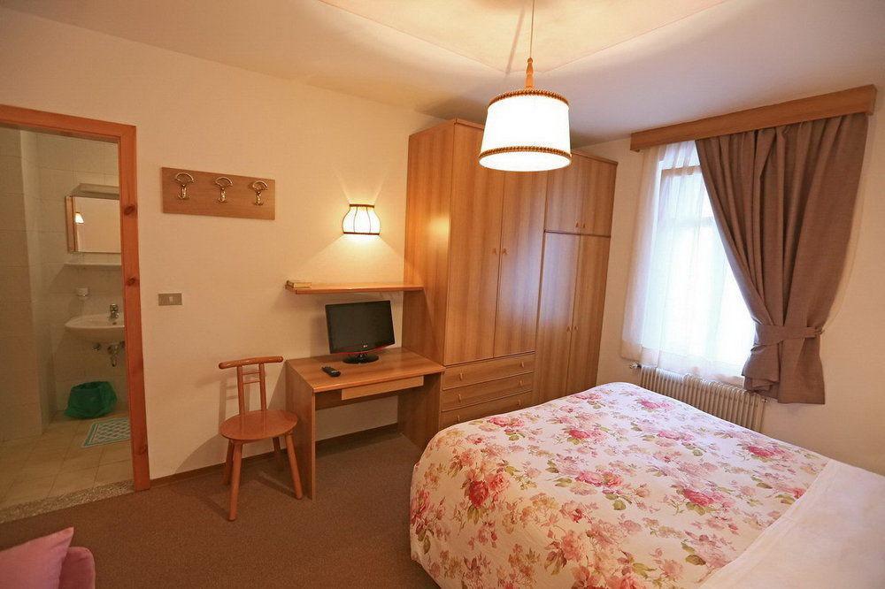 Hotel San Giovanni Vigo di Fassa Exteriör bild