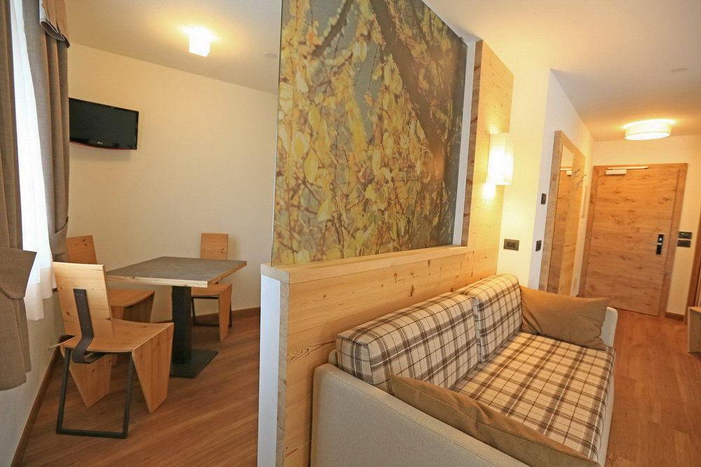 Hotel San Giovanni Vigo di Fassa Exteriör bild