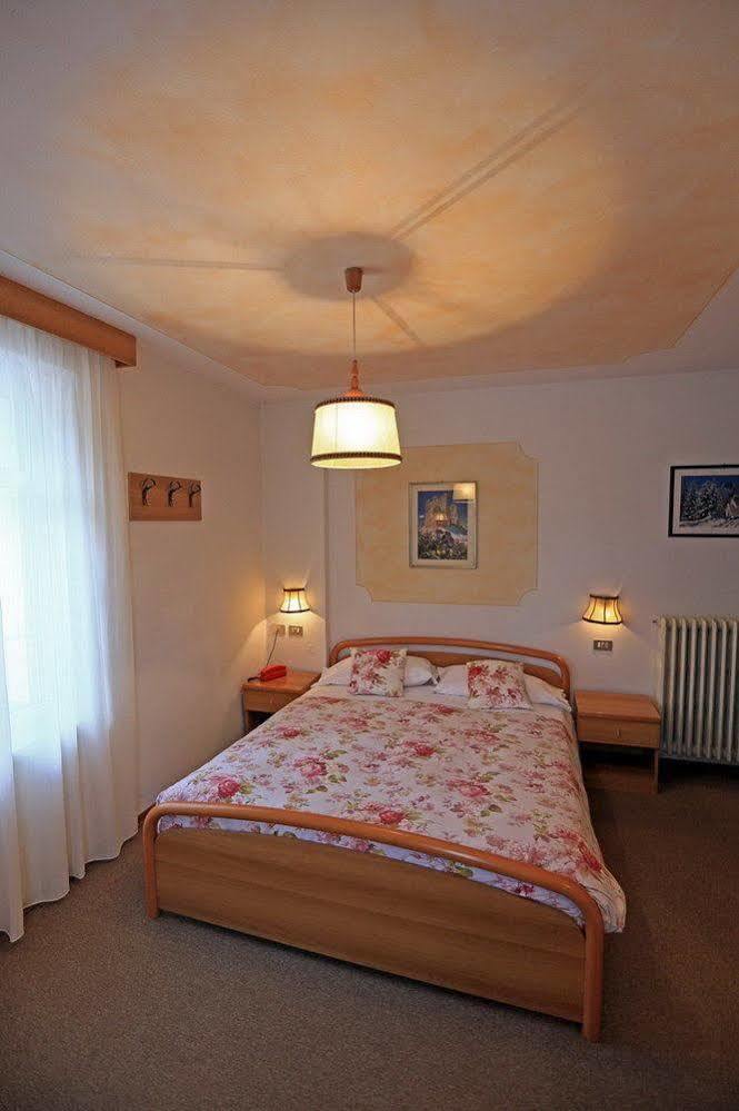Hotel San Giovanni Vigo di Fassa Exteriör bild